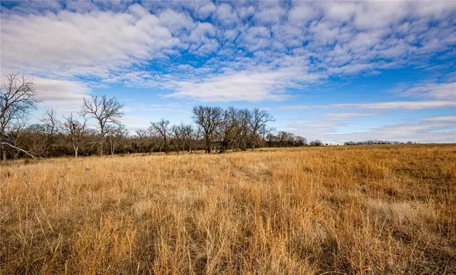 $688,000 | 0 Zinc Road, Mapleton, KS 66754