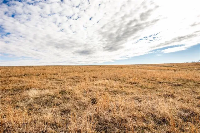 $688,000 | 0 Zinc Road, Mapleton, KS 66754