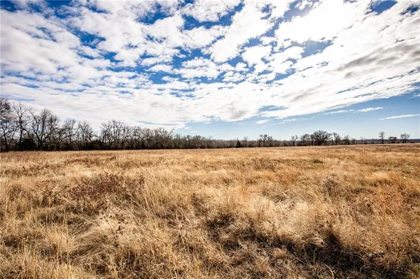 $688,000 | 0 Zinc Road, Mapleton, KS 66754