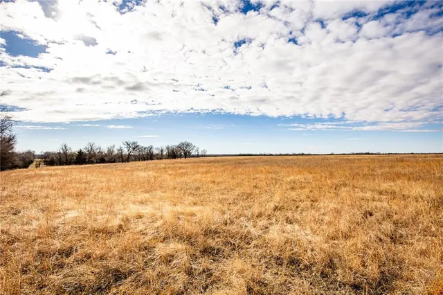 $688,000 | 0 Zinc Road, Mapleton, KS 66754