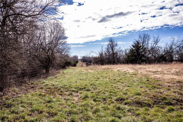 $688,000 | 0 Zinc Road, Mapleton, KS 66754