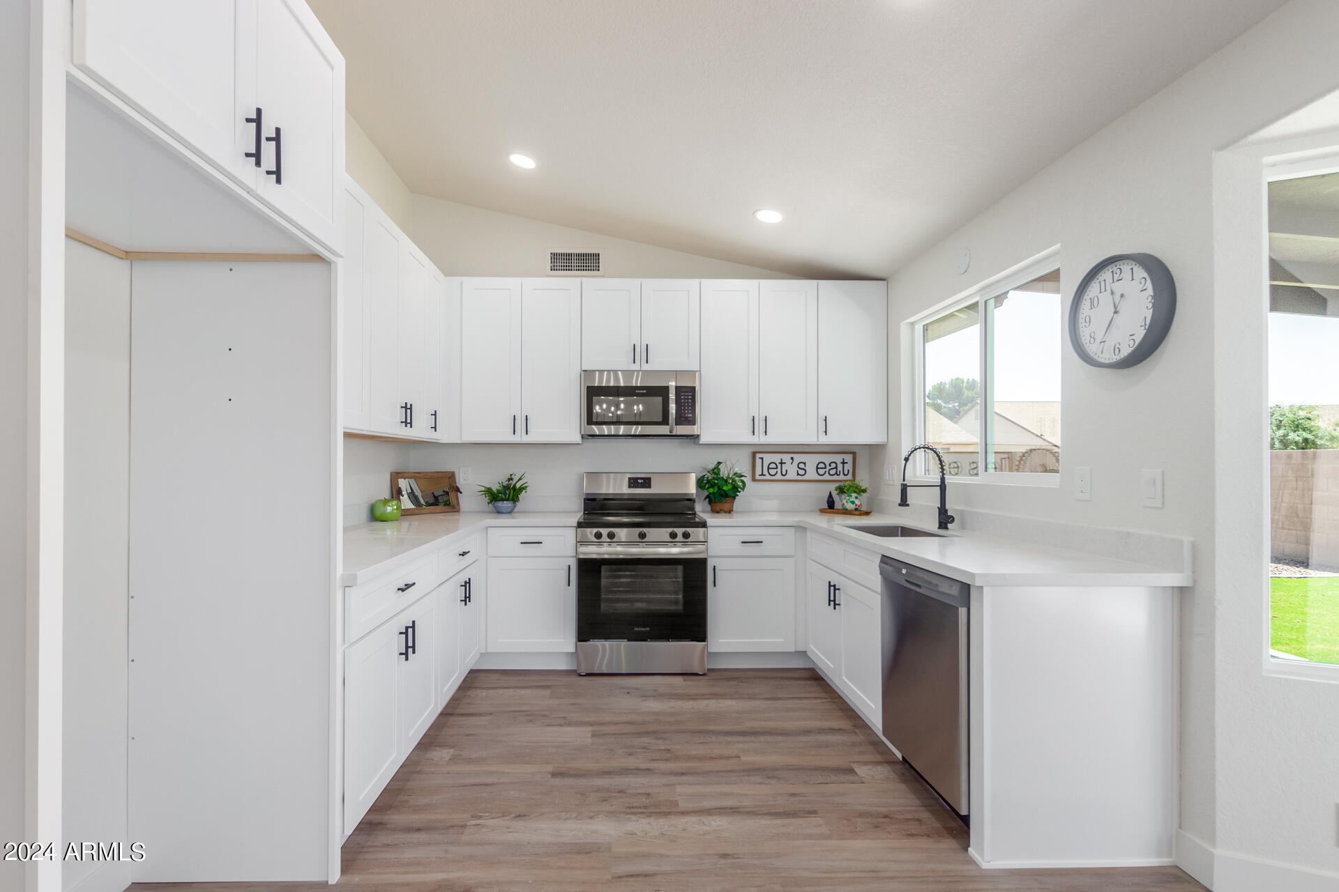 8719 West Ocotillo Road Glendale, AZ 85305 - Photo 8 of 24 12 - Ocotillo