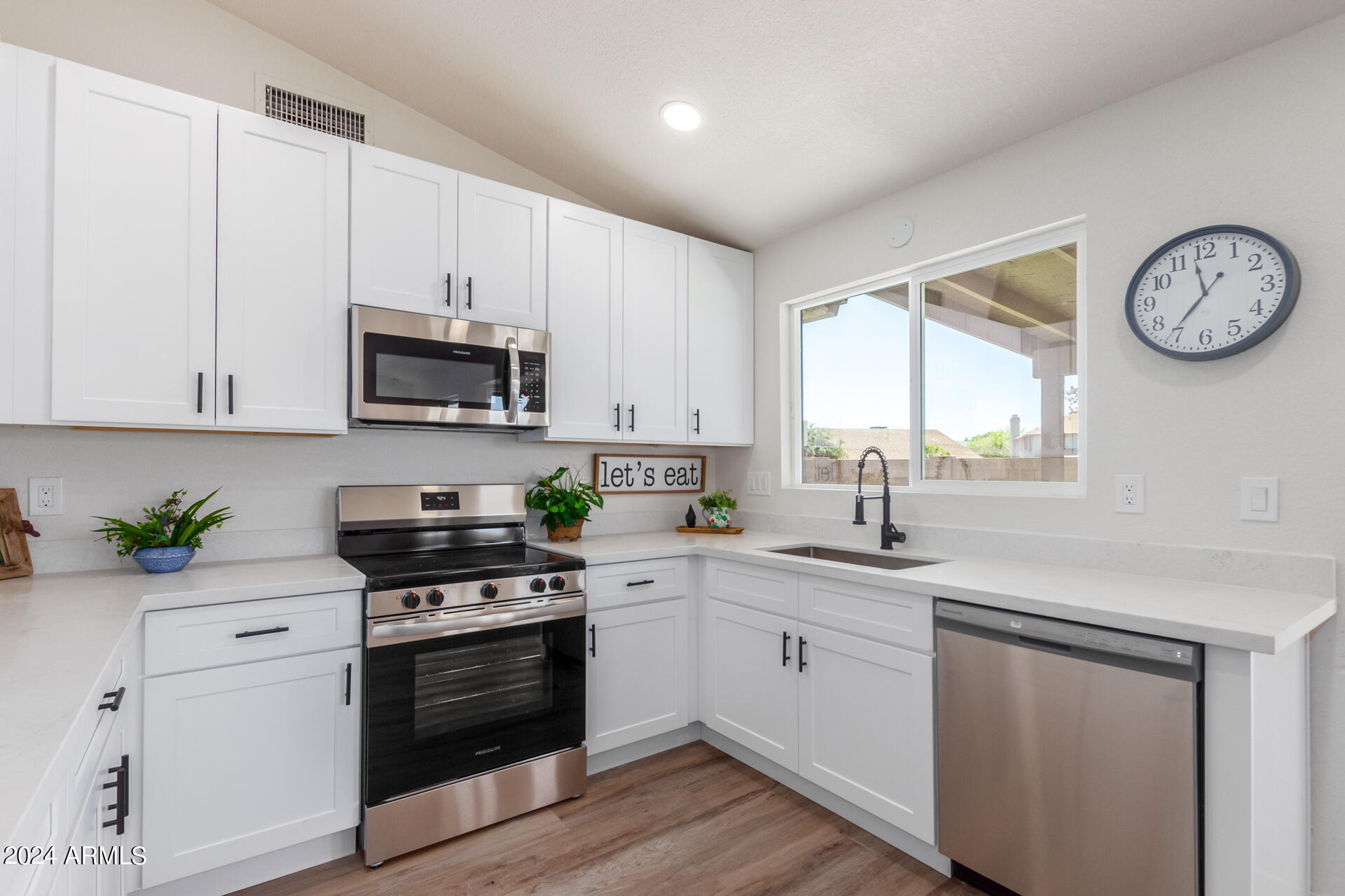 8719 West Ocotillo Road Glendale, AZ 85305 - Photo 9 of 24 13 - Ocotillo