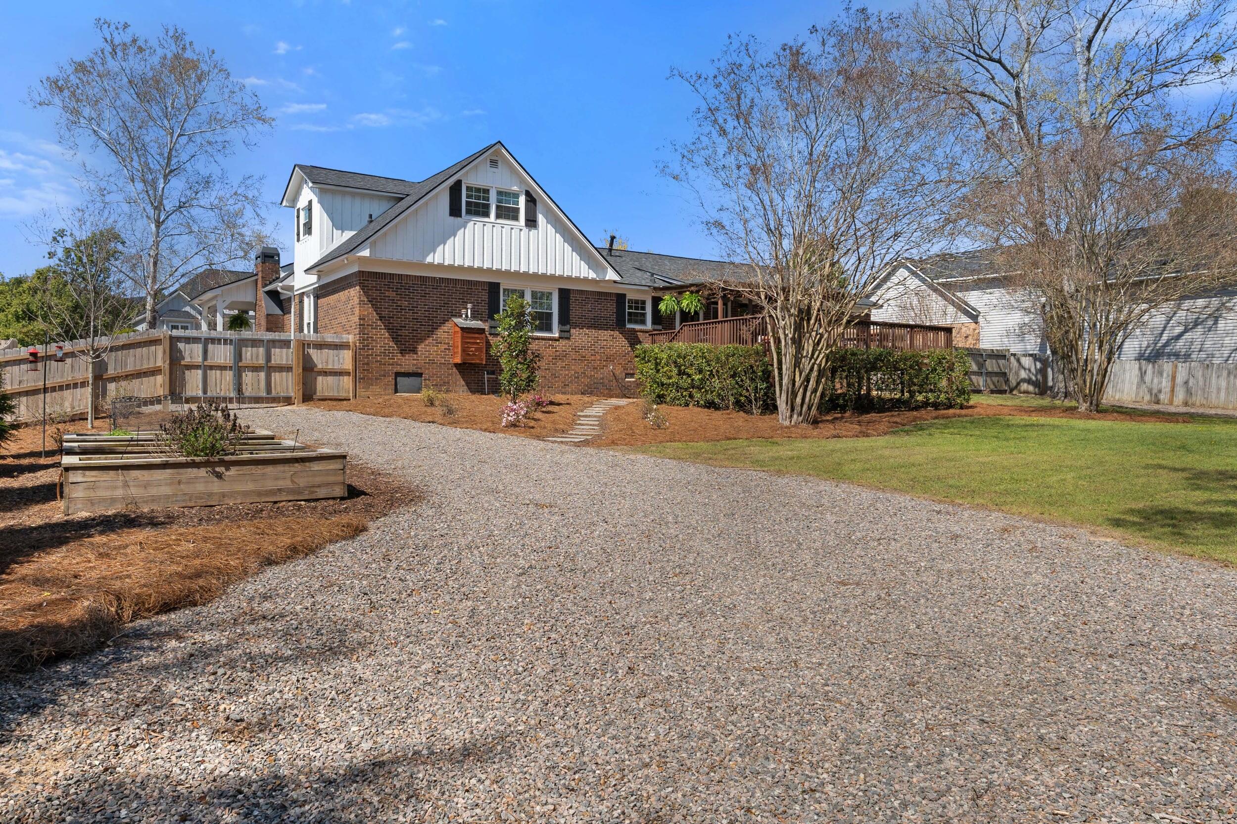 444 Parliament Road Martinez, GA 30907 - Photo 9 of 33 8_03.19.2026 01 444-parliament-rd (matt