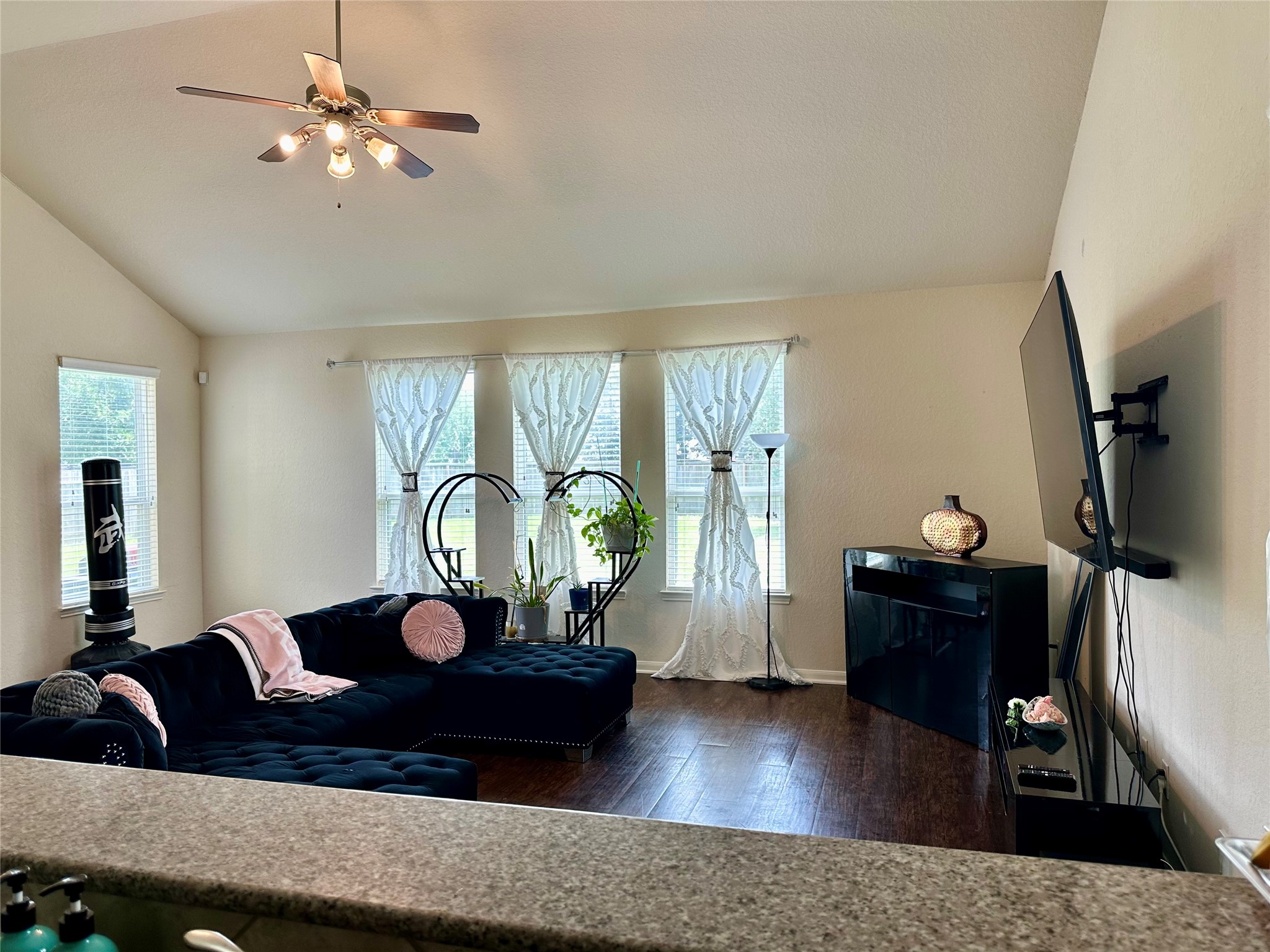 18622 Each Elm Way Houston, TX 77084 - Photo 6 of 35 a living room with furniture and wooden floor