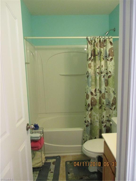 2212 Rindle Drive High Point, NC 27262 - Photo 4 of 8 Gallery Image 4