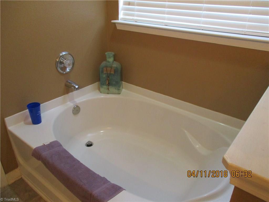 2212 Rindle Drive High Point, NC 27262 - Photo 5 of 8 Gallery Image 5