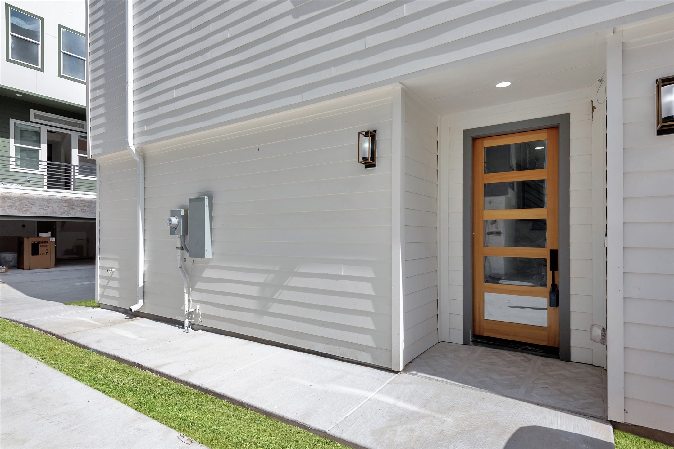 1805 Emir Street, Unit H Houston, TX 77009 - Photo 37 of 43 a view of a house with a outdoor space