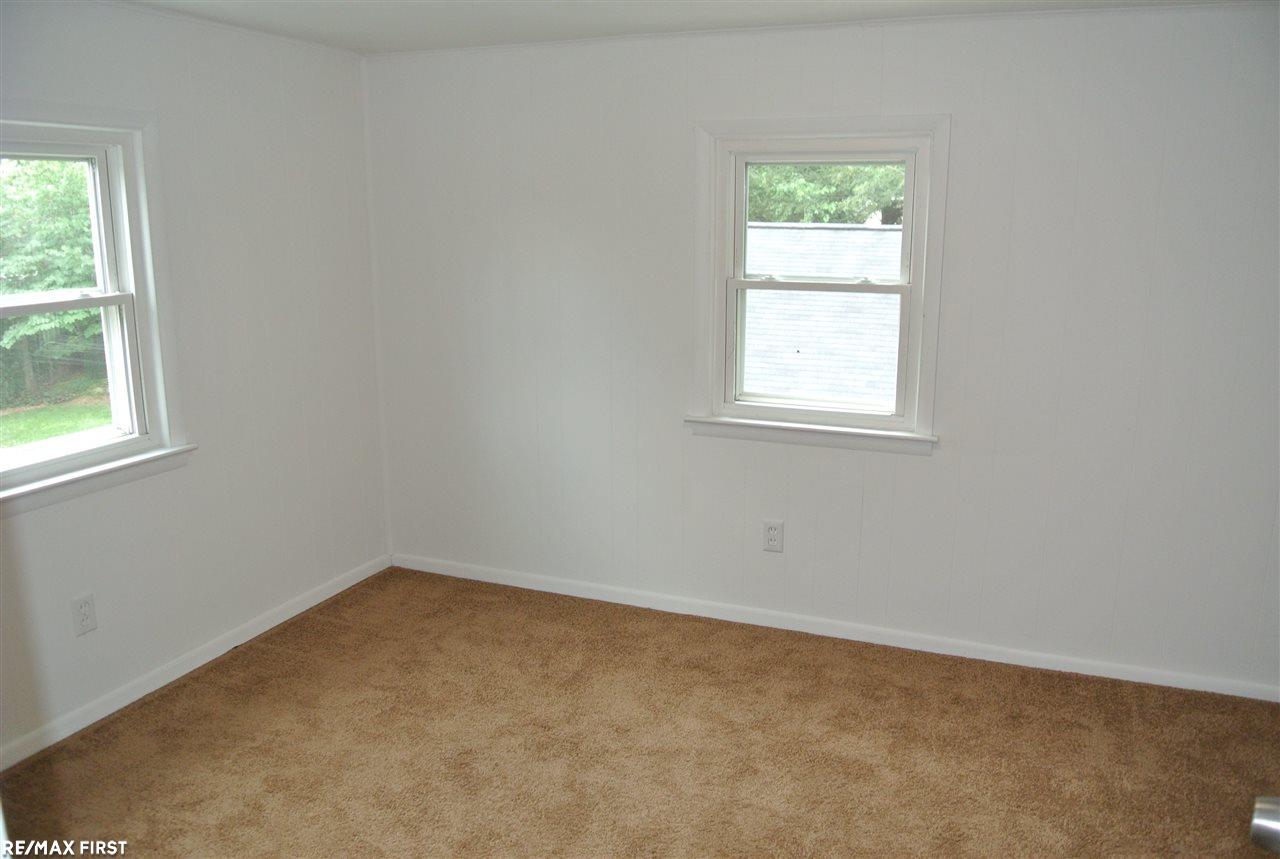685 Columbia Road Berkley, MI 48072 - Photo 31 of 42 31299754-31.JPG