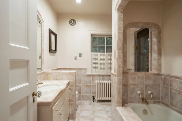 $2,350,000 | 4175 North Van Ness Boulevard, Fresno, CA 93704