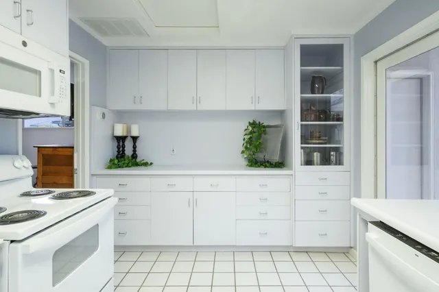 $2,350,000 | 4175 North Van Ness Boulevard, Fresno, CA 93704