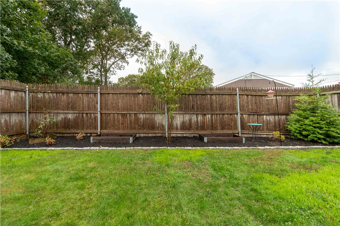 17 Pine Tree Road Tiverton, RI 02878 - Photo 8 of 37