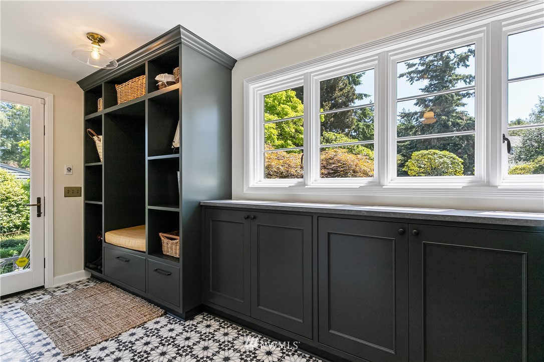 245 Middlefield Road Bellingham, WA 98225 - Photo 26 of 40 a bathroom with a shower and a sink