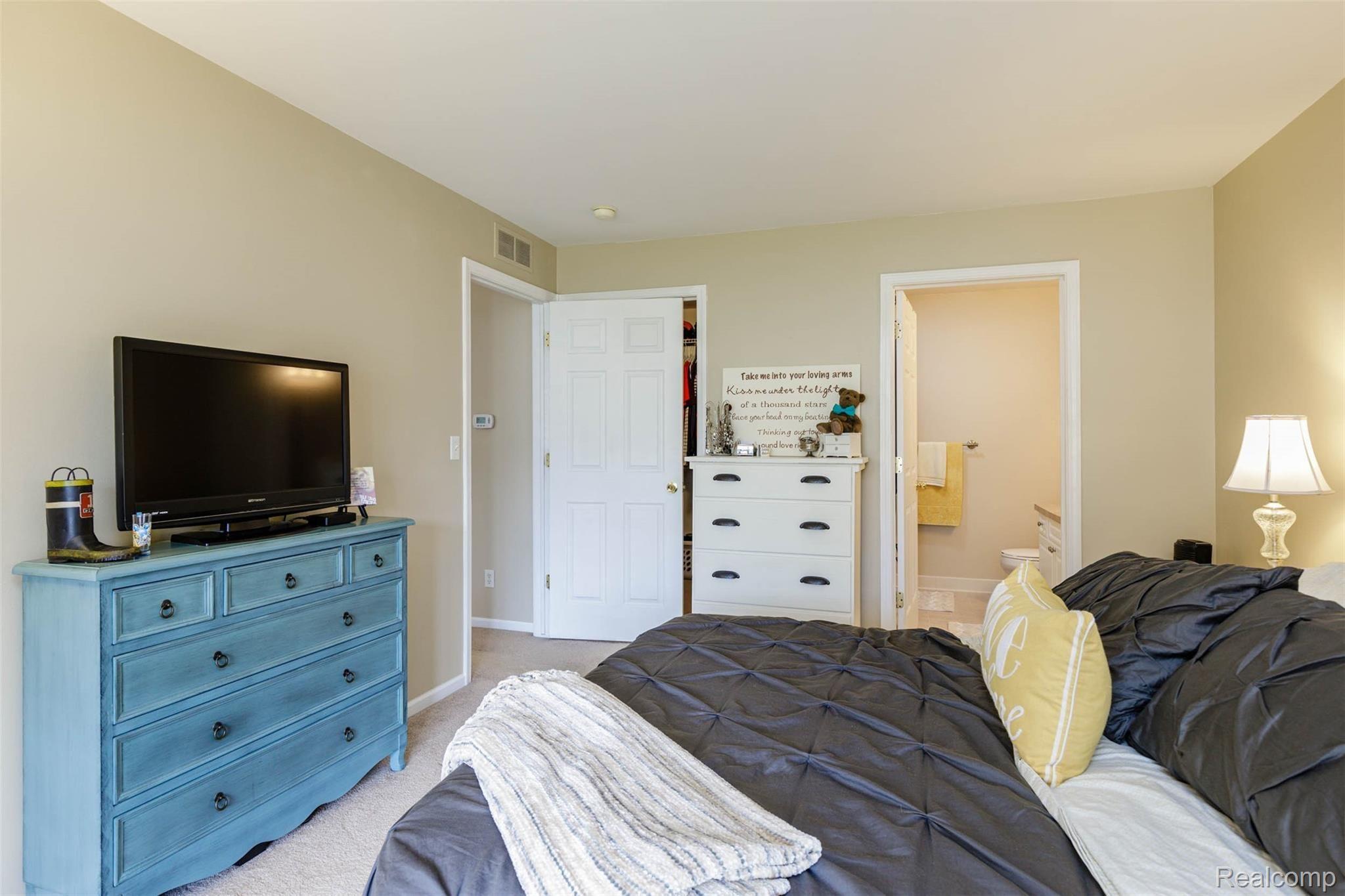 3370 Tremonte Circle, Unit 185 Rochester, MI 48306 - Photo 17 of 34 3370 Tremonte Cir Master Bed #2.jpg