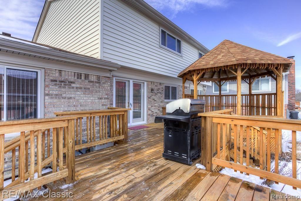6516 Edgewood Road Canton, MI 48187 - Photo 46 of 48 deck