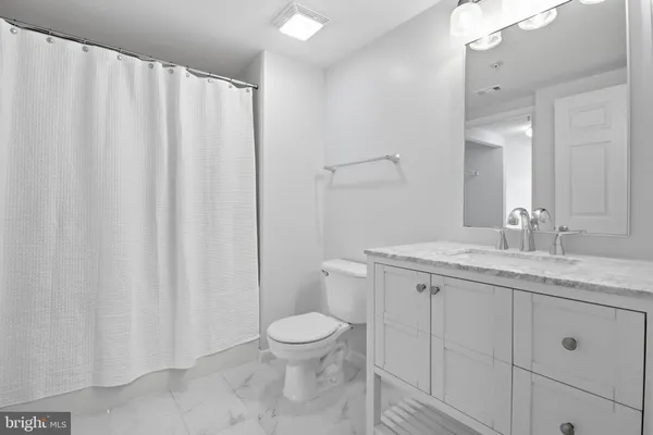 $2,400 | 3830 9th Street North, Unit 607E, Arlington, VA 22203