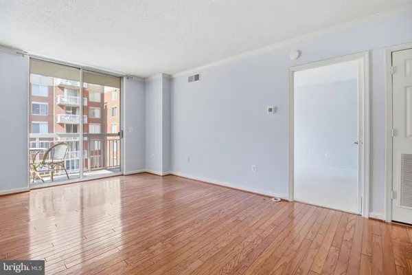 $2,400 | 3830 9th Street North, Unit 607E, Arlington, VA 22203