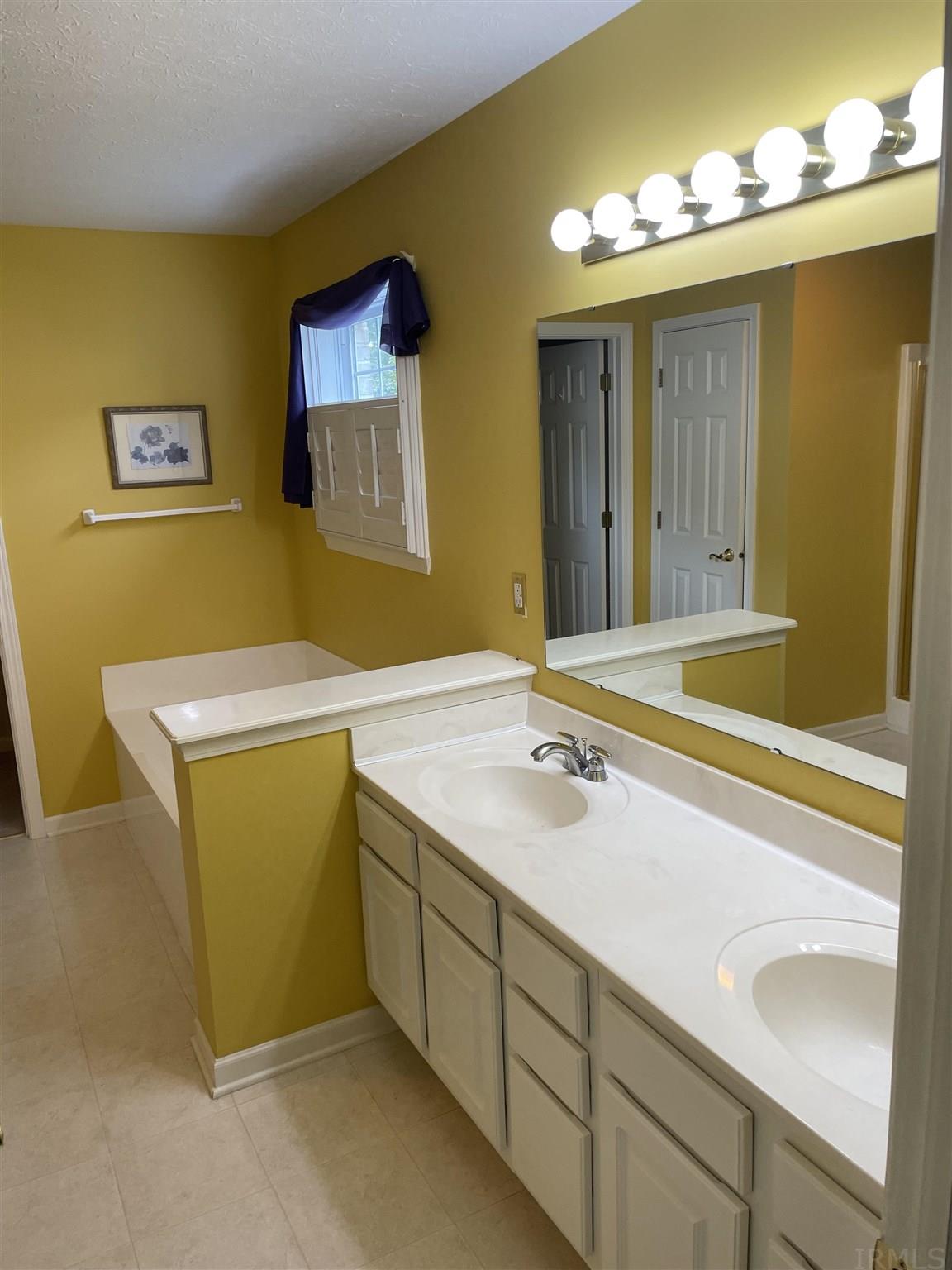 18838 Round Lake Road Noblesville, IN 46060 - Photo 19 of 27 Gallery Image 19