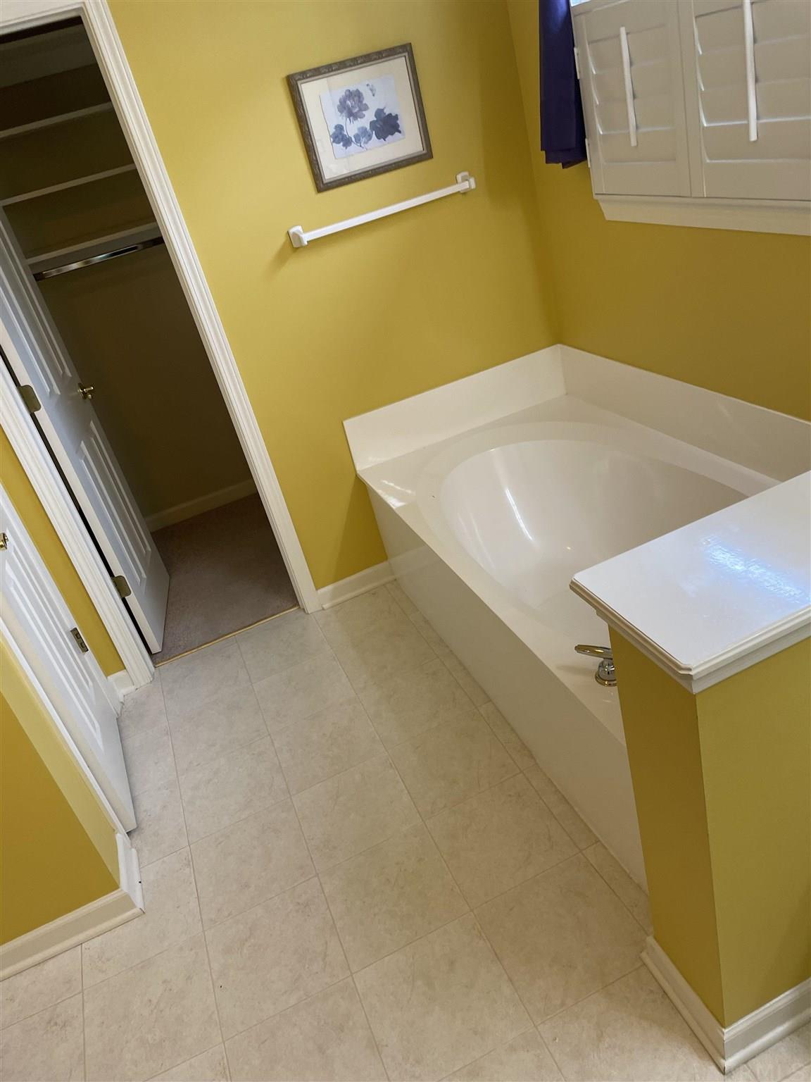 18838 Round Lake Road Noblesville, IN 46060 - Photo 20 of 27 Gallery Image 20