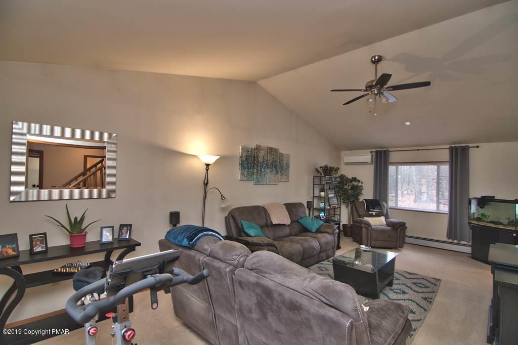 346 Charles Folly Road Bartonsville, PA 18321 - Photo 4 of 39 Photo 04