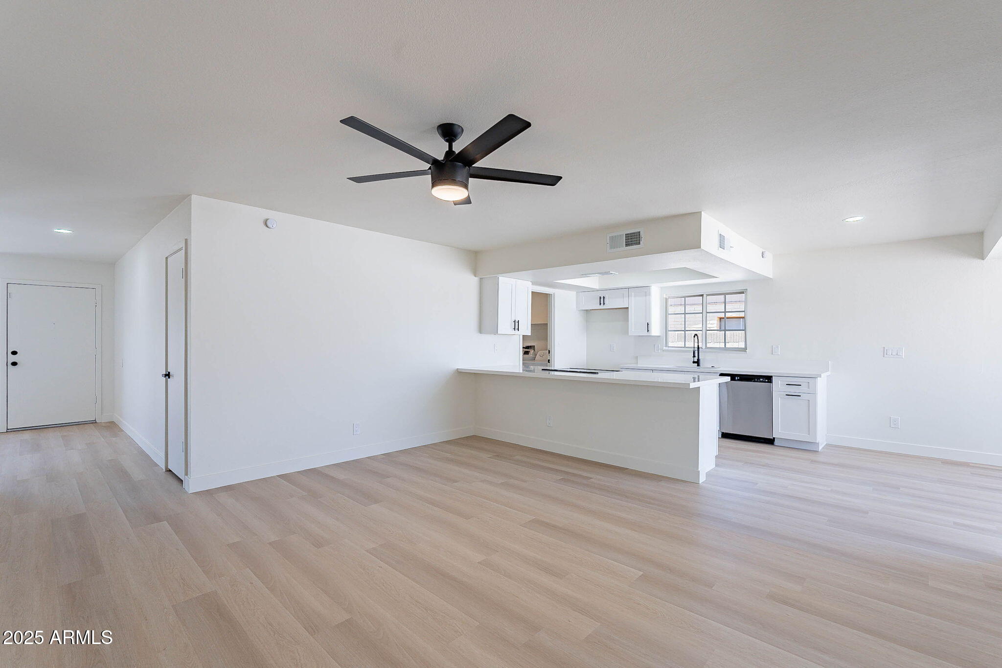 5534 West Calavar Road Glendale, AZ 85306 - Photo 11 of 45 11-web-or-mls-Calavar-11