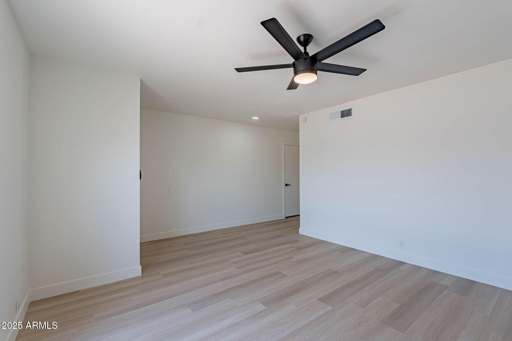 5534 West Calavar Road Glendale, AZ 85306 - Photo 7 of 45 7-web-or-mls-Calavar-7