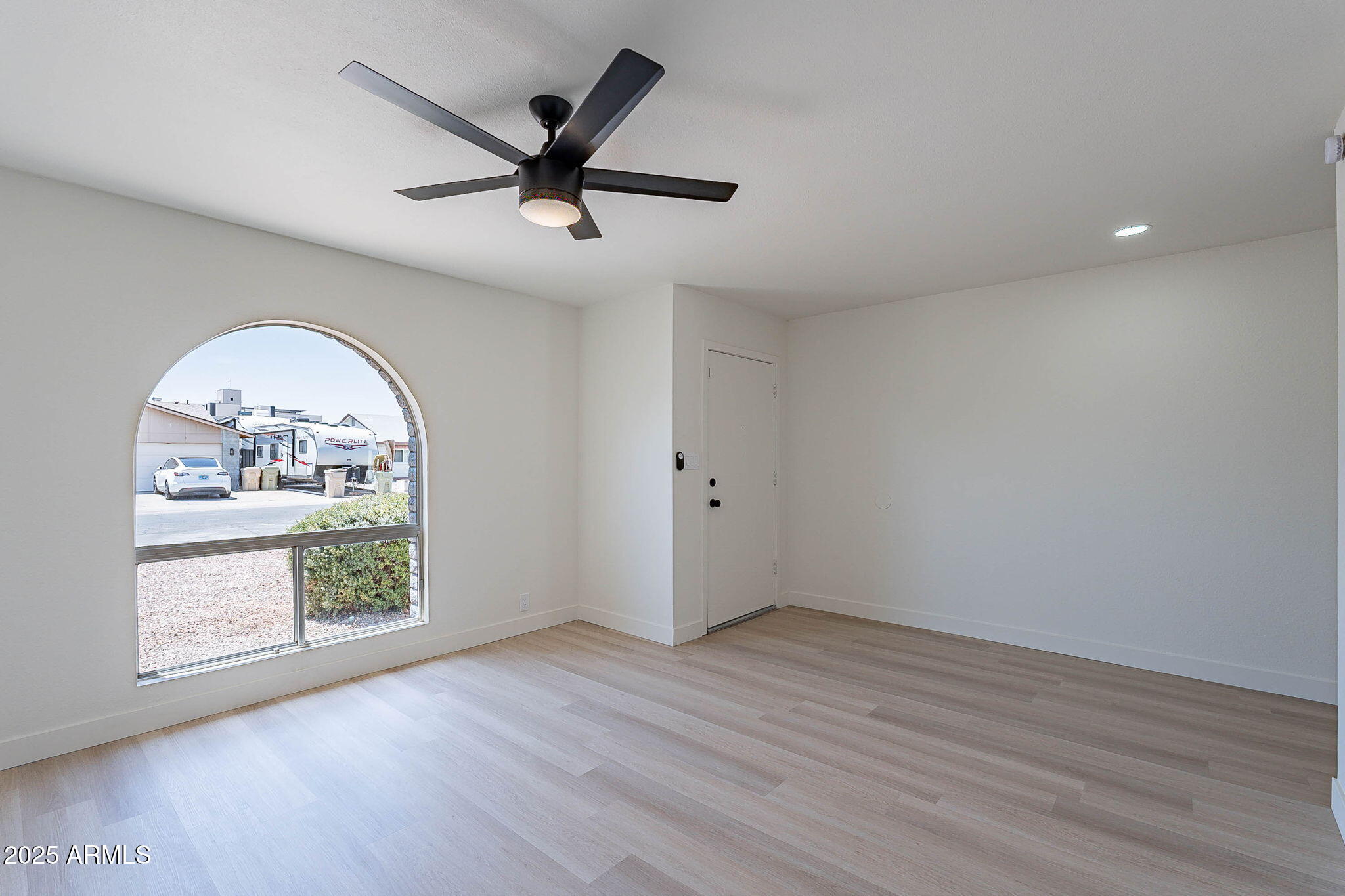 5534 West Calavar Road Glendale, AZ 85306 - Photo 8 of 45 8-web-or-mls-Calavar-8