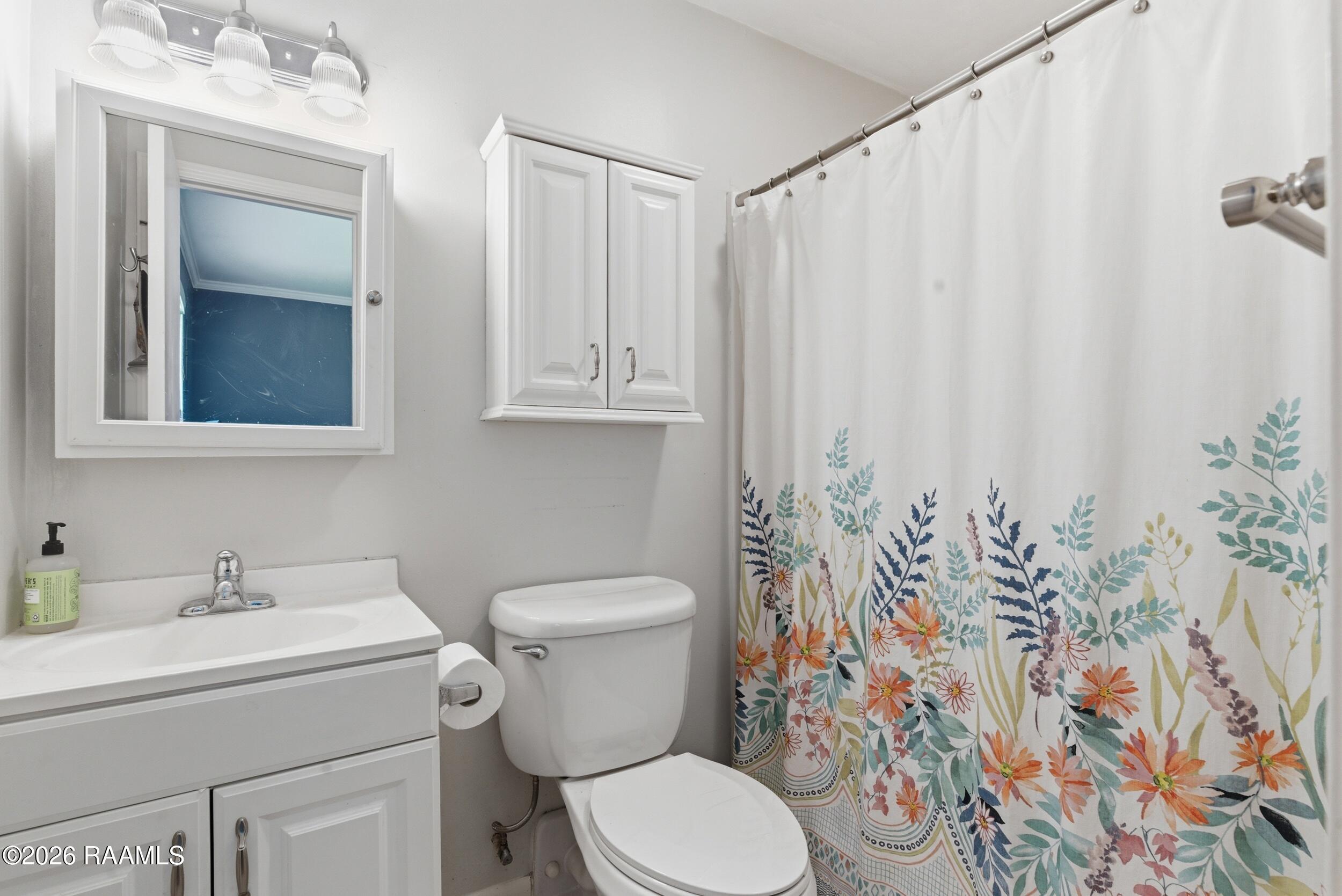 229 Lyons Street Lafayette, LA 70506 - Photo 16 of 29 Primary Bathroom