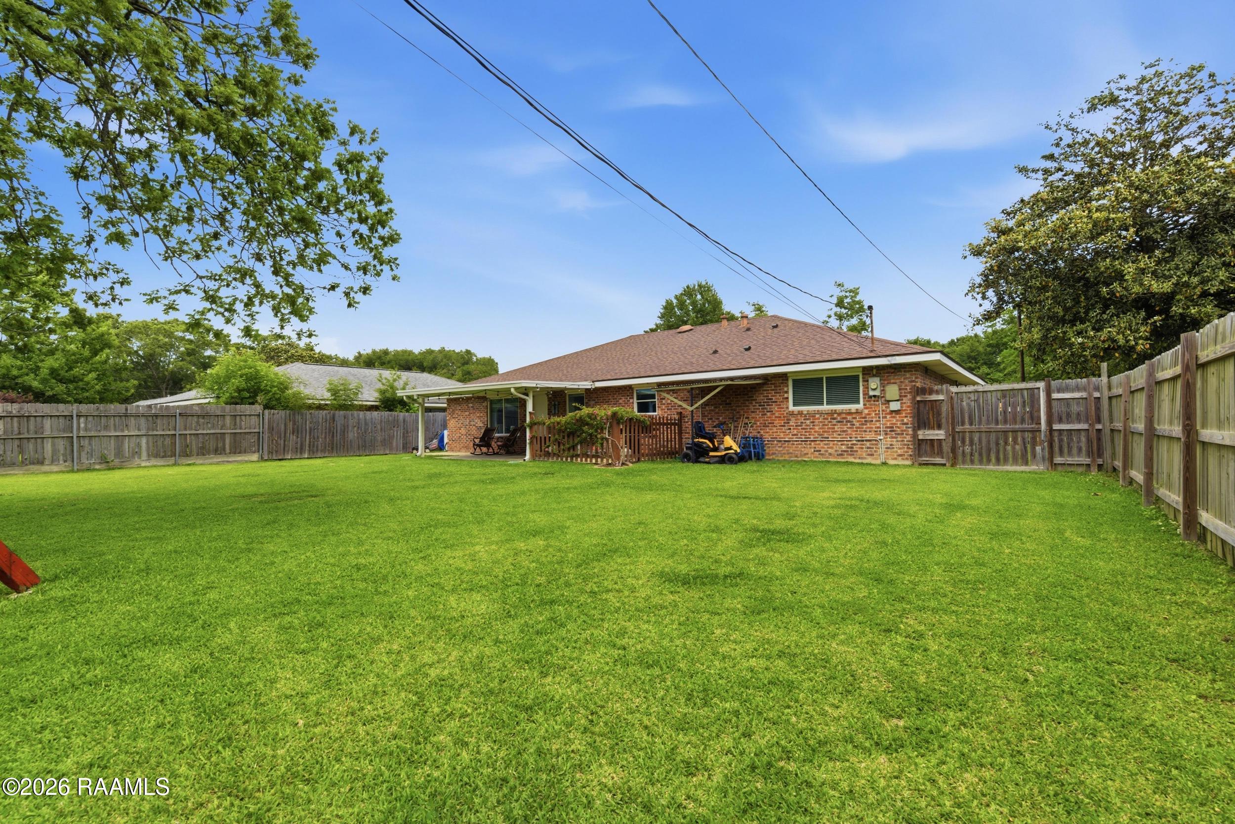 229 Lyons Street Lafayette, LA 70506 - Photo 7 of 29 Back Paatio