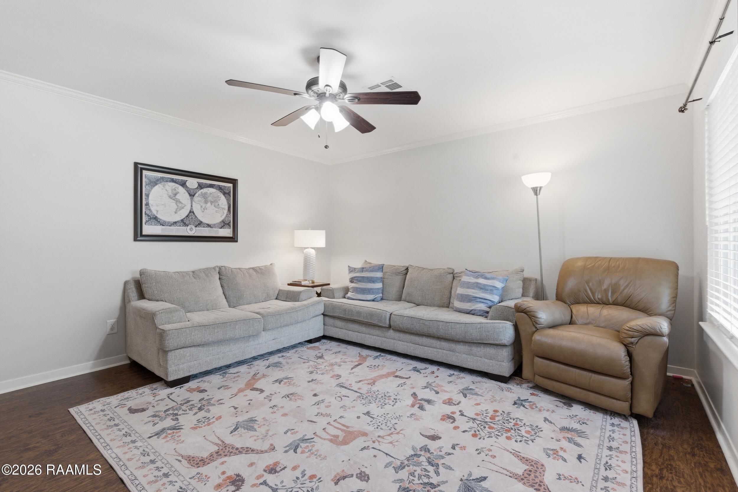 229 Lyons Street Lafayette, LA 70506 - Photo 8 of 29 Front Living Room
