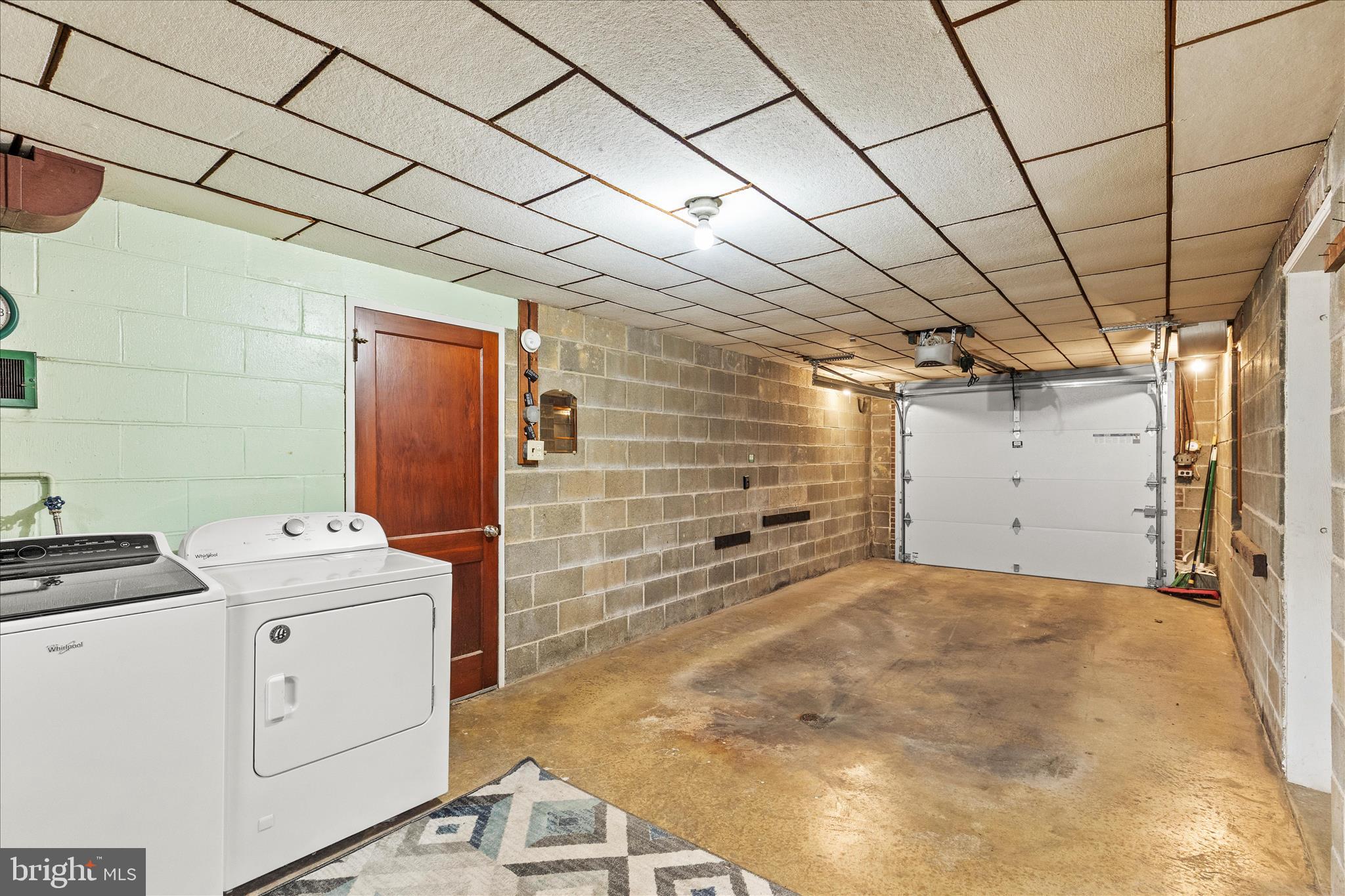 340 South Camp Street Windsor, PA 17366 - Photo 33 of 44 a utility room with dryer and washer