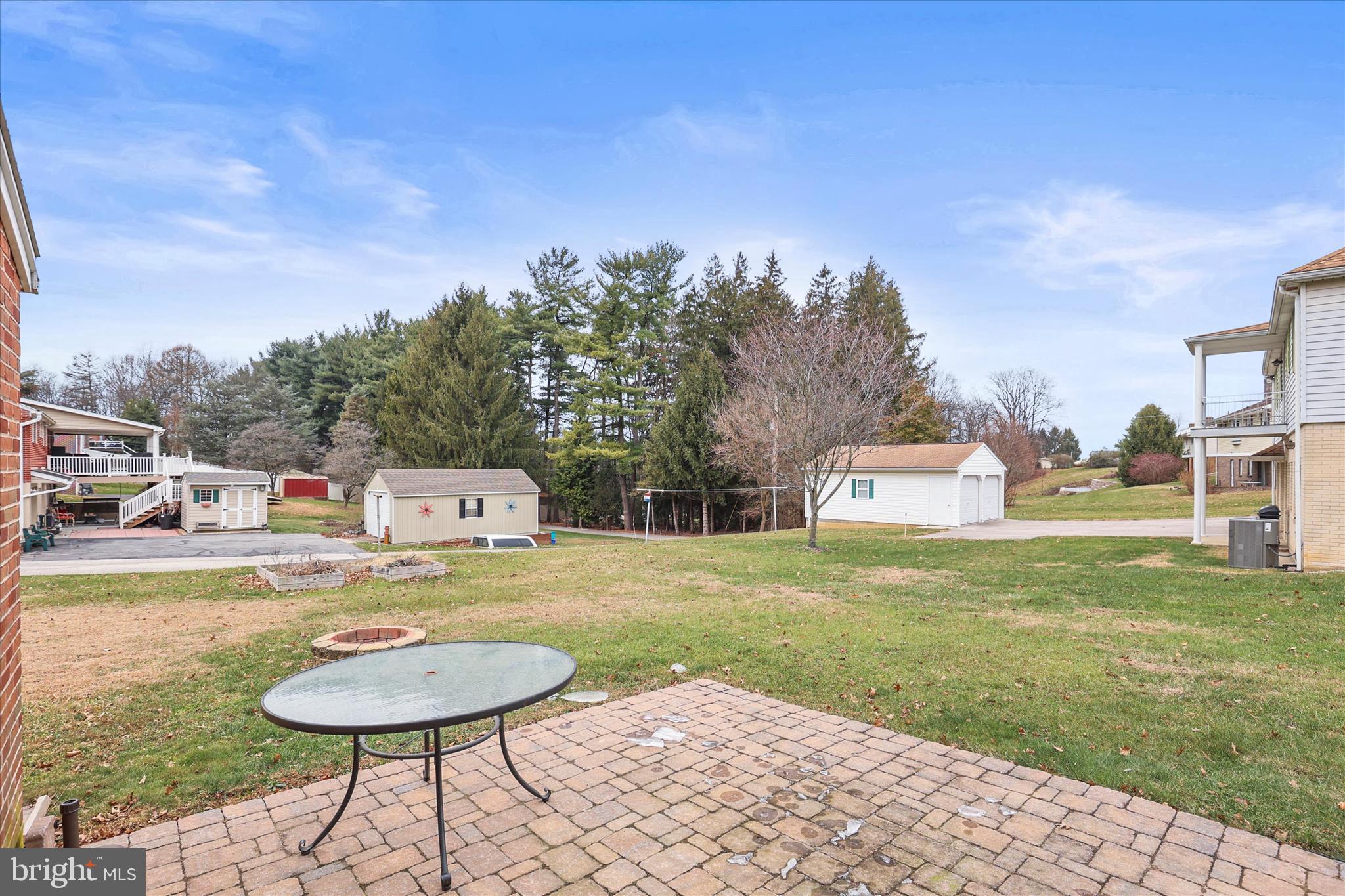 340 South Camp Street Windsor, PA 17366 - Photo 41 of 44 a backyard of a house with table and chairs