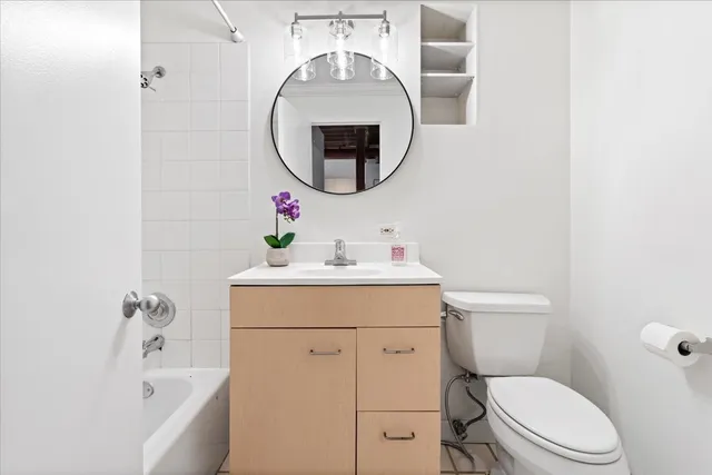 $374,500 | 2510 North Wayne Avenue, Unit 308, Chicago, IL 60614