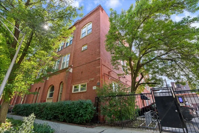 $374,500 | 2510 North Wayne Avenue, Unit 308, Chicago, IL 60614