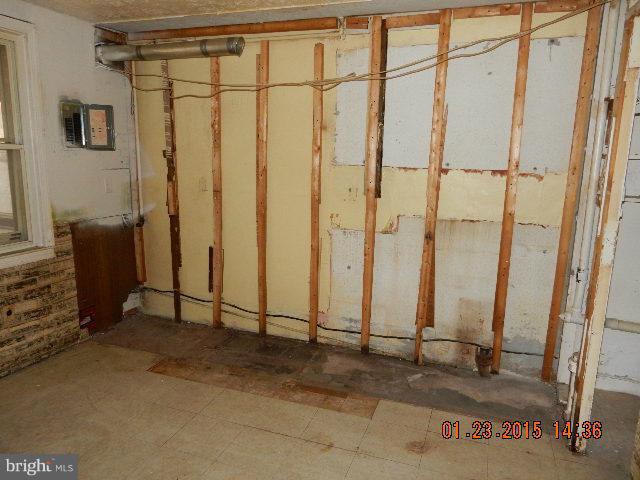 2851 Hollins Ferry Road Baltimore, MD 21230 - Photo 5 of 12 Kitchen