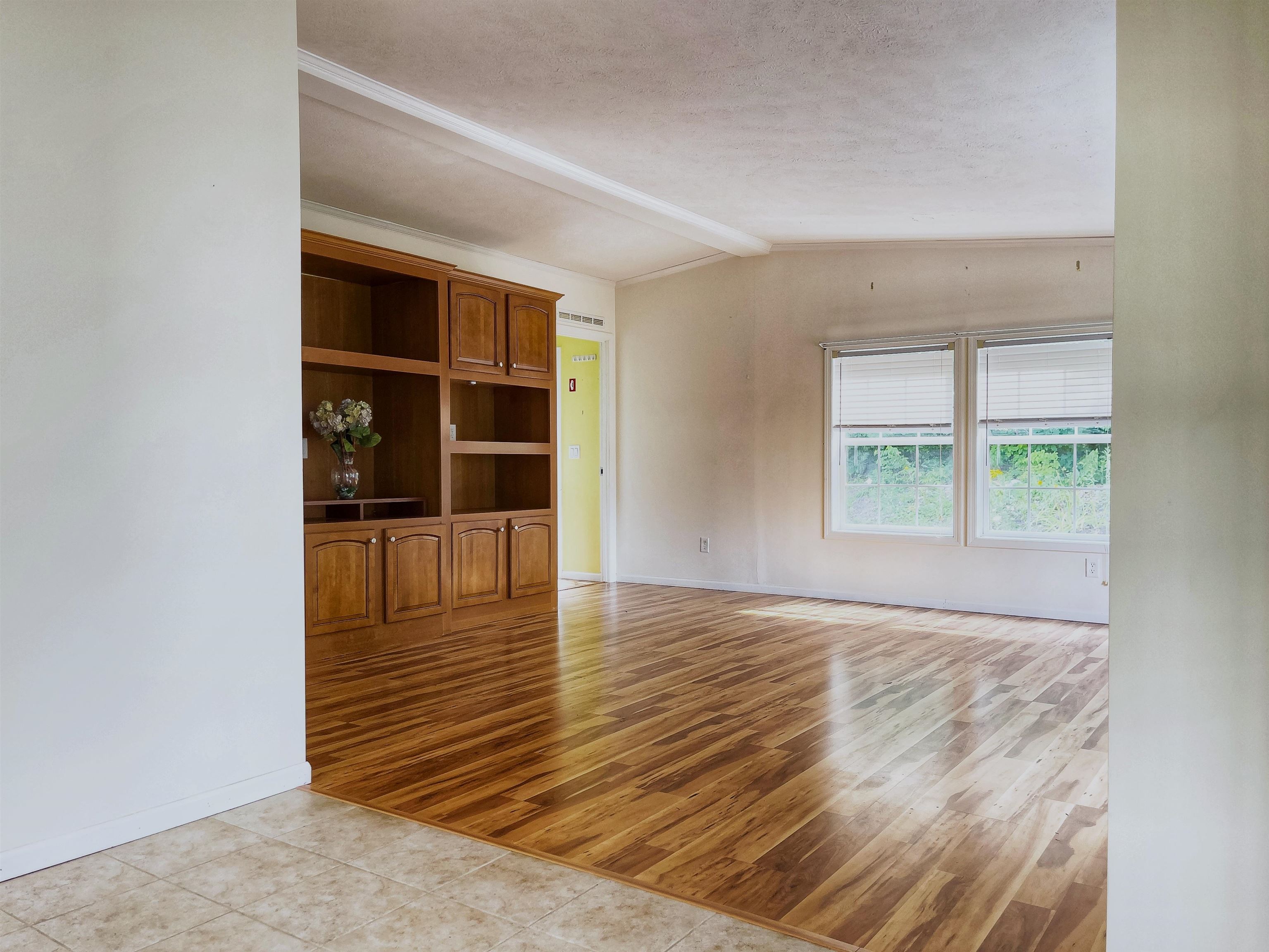 77 Seneca Street Rochester, NH 03867 - Photo 3 of 40