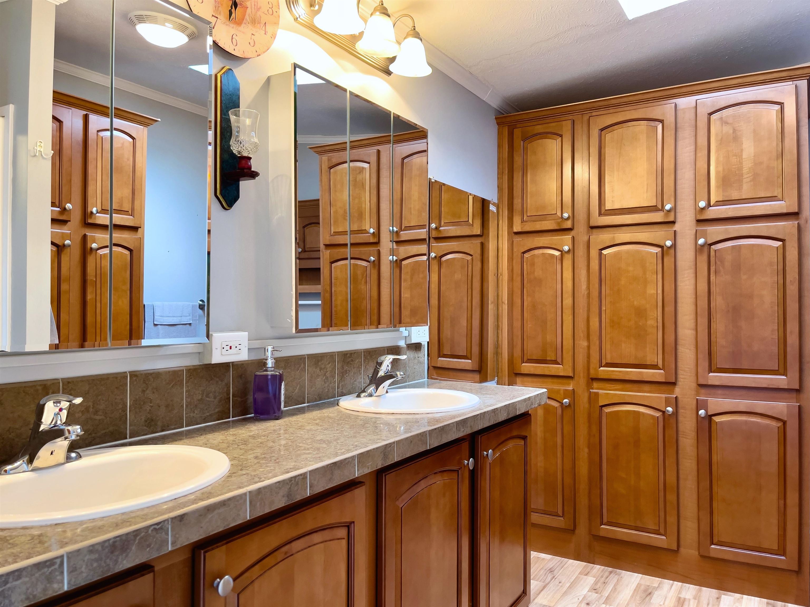 77 Seneca Street Rochester, NH 03867 - Photo 8 of 40