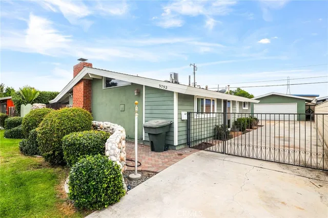 $3,995 | 9752 West Harle Avenue, Anaheim, CA 92804