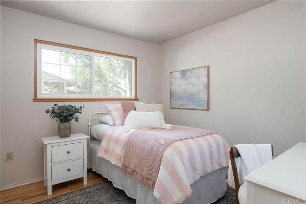 4312 Stable Lane Chico, CA 95973 - Photo 28 of 50 a bedroom with a bed and a window