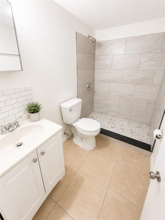 2779 L B McLeod Road, Unit B Orlando, FL 32805 - Photo 7 of 13