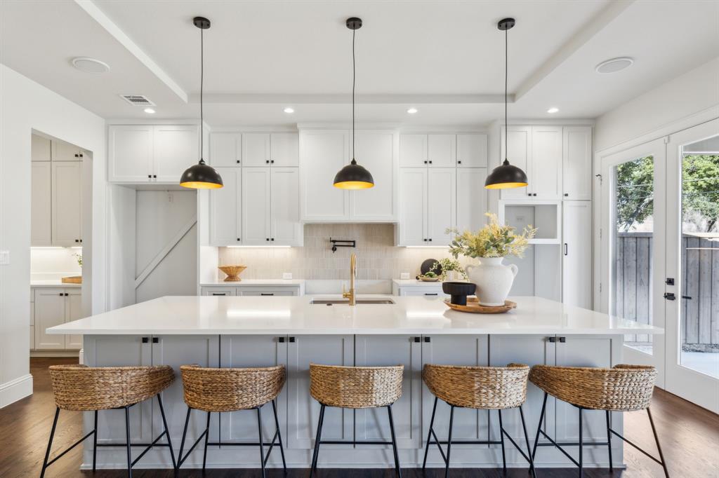 8638 Lockhaven Drive Dallas, TX 75238 - Photo 10 of 25