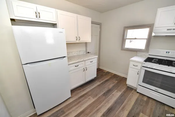 $79,900 | 1507 Northeast Perry Avenue, Peoria, IL 61603