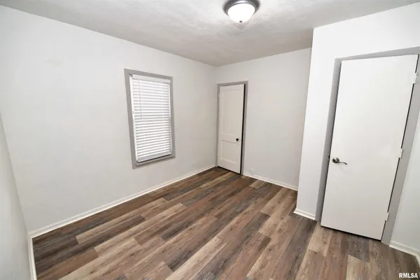 $79,900 | 1507 Northeast Perry Avenue, Peoria, IL 61603