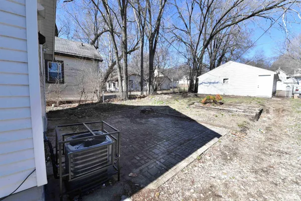 $79,900 | 1507 Northeast Perry Avenue, Peoria, IL 61603