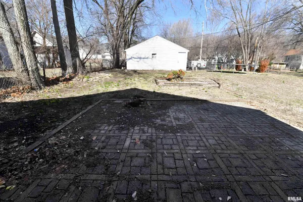 $79,900 | 1507 Northeast Perry Avenue, Peoria, IL 61603