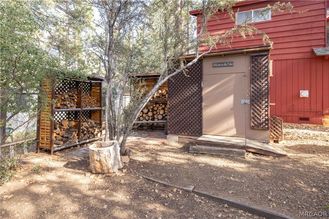 773 Sunset Lane Sugarloaf, CA 92386 - Photo 28 of 33 a view of a house with a snow in the yard