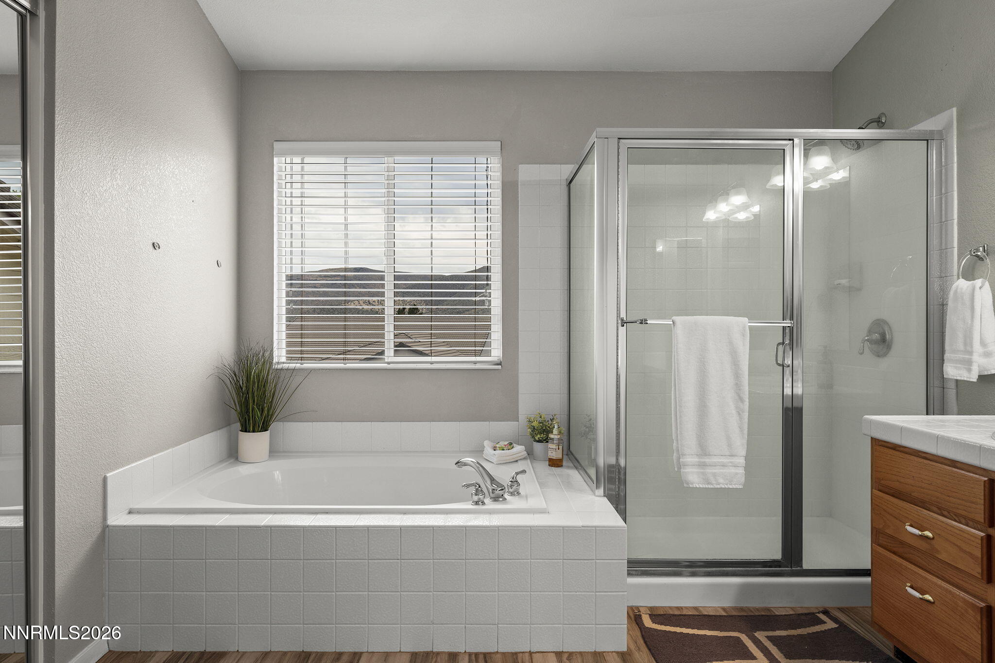3736 Vancouver Drive Reno, NV 89511 - Photo 23 of 42 Primary Suite