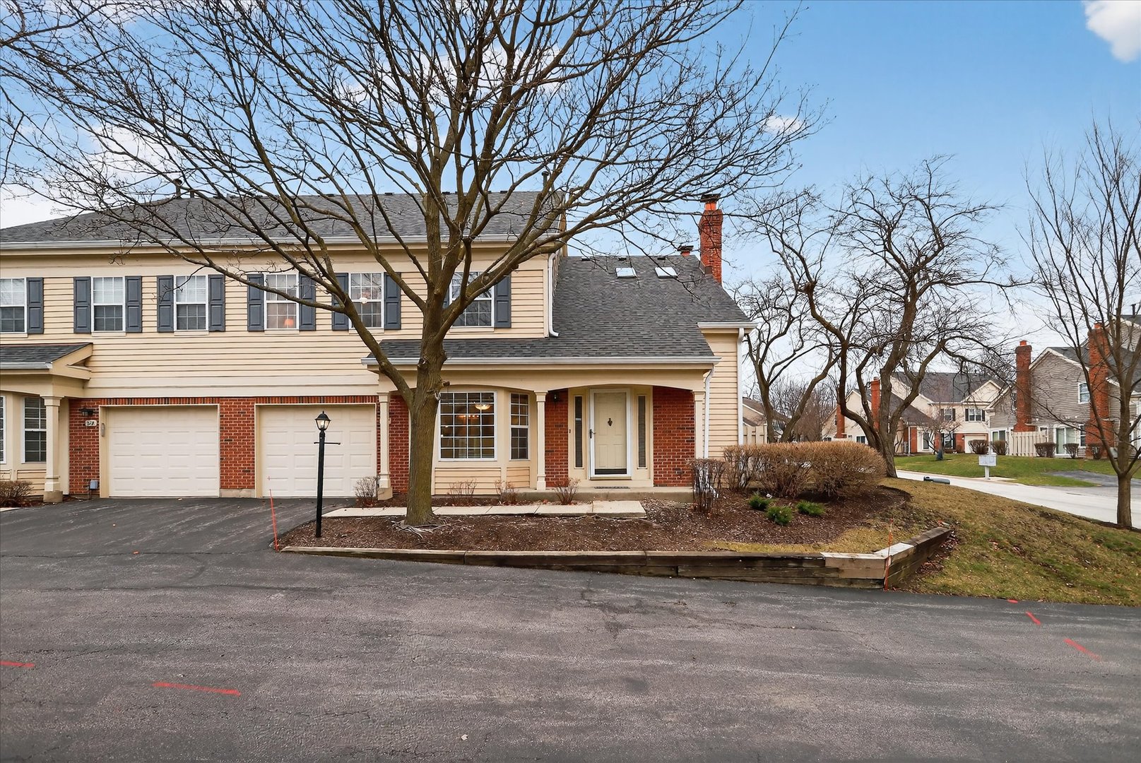 217 New Bridge Court Rolling Meadows, IL 60008 - Photo 2 of 34