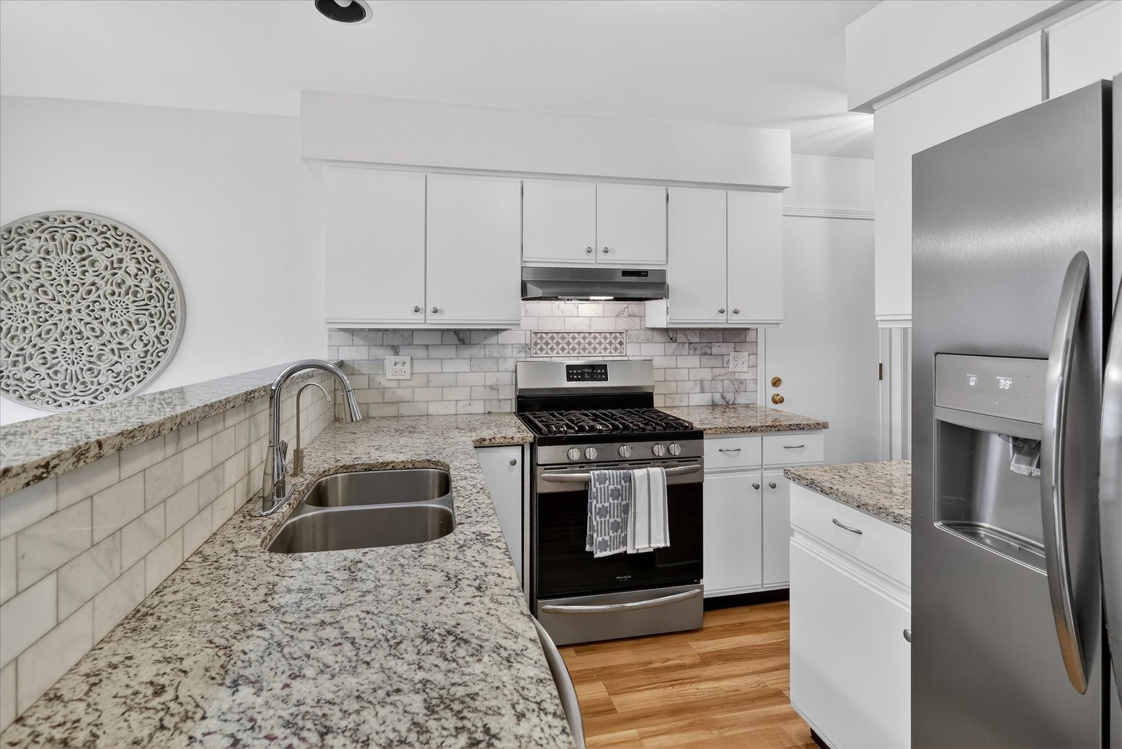 217 New Bridge Court Rolling Meadows, IL 60008 - Photo 8 of 34