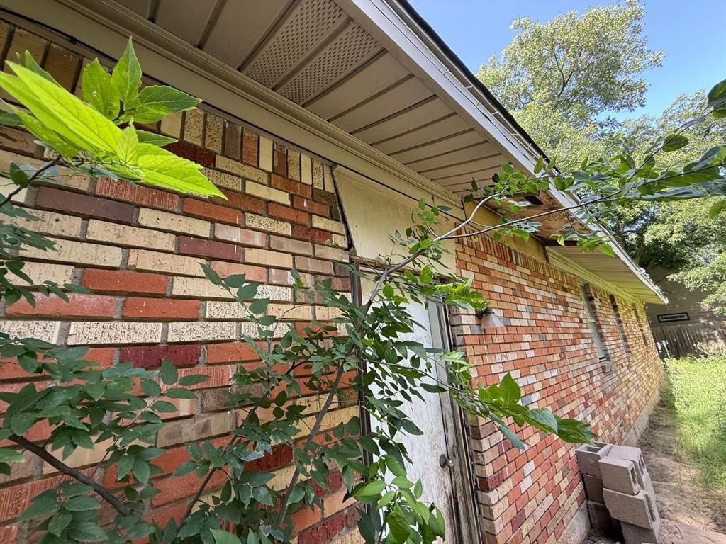 802 North Main Street Tioga, TX 76271 - Photo 8 of 20